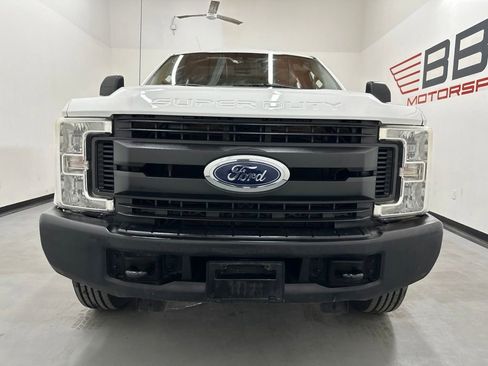 Used 2017 Ford F250 XL w/ Power Equipment Group AWD/4WD image 4