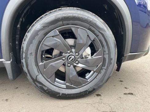 New 2026 Nissan Rogue SV AWD/4WD image 12