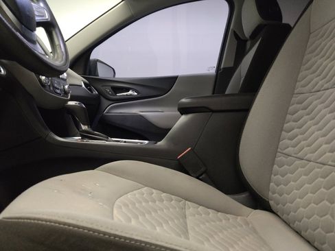 Used 2019 Chevrolet Equinox LS FWD image 17