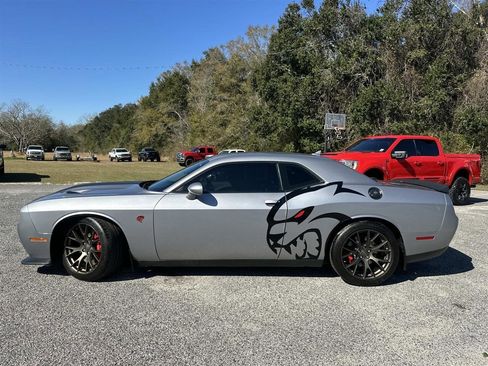 Used 2016 Dodge Challenger SRT Hellcat image 10