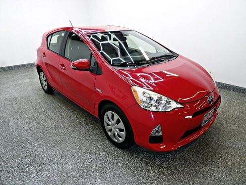 Used 2014 Toyota Prius C Two image 3