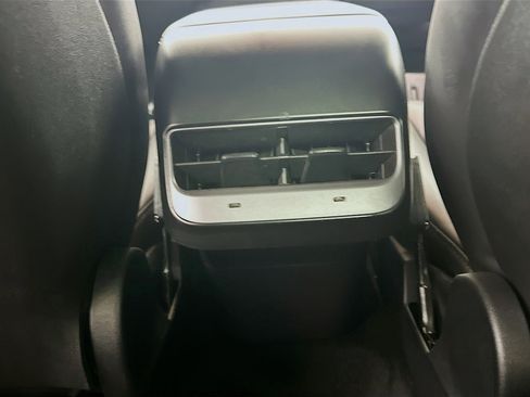 Used 2023 Tesla Model Y Long Range image 28