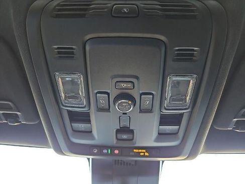 Used 2025 GMC Yukon AT4 w/ AT4 Premium Plus Package AWD/4WD image 28