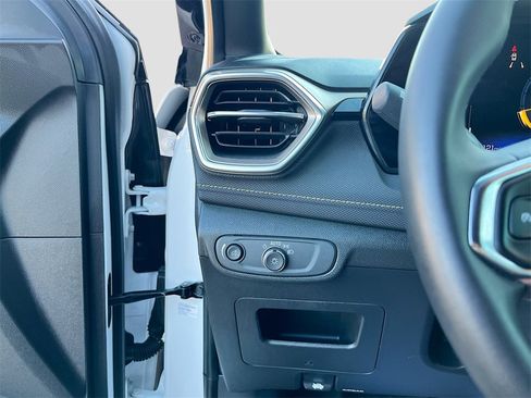 Used 2024 Chevrolet TrailBlazer ACTIV w/ Convenience Package image 10