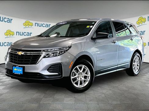 Used 2024 Chevrolet Equinox LS w/ LS Convenience Package FWD image 3