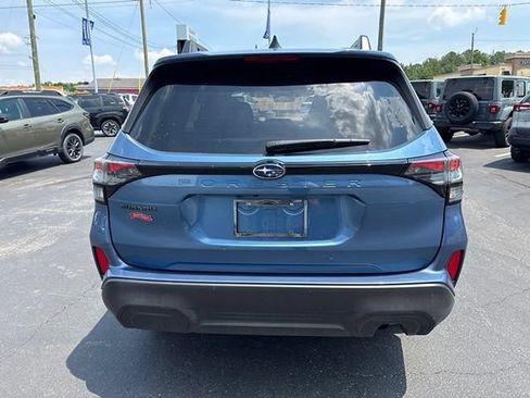 Used 2025 Subaru Forester Premium AWD/4WD image 6