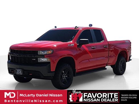 Used 2020 Chevrolet Silverado 1500 Custom Trail Boss w/ Custom Convenience Package AWD/4WD image 2