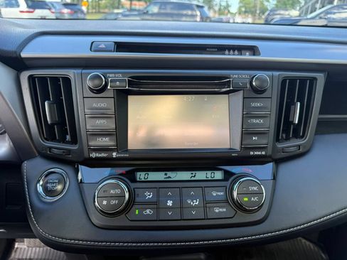Used 2018 Toyota RAV4 XLE AWD/4WD image 22
