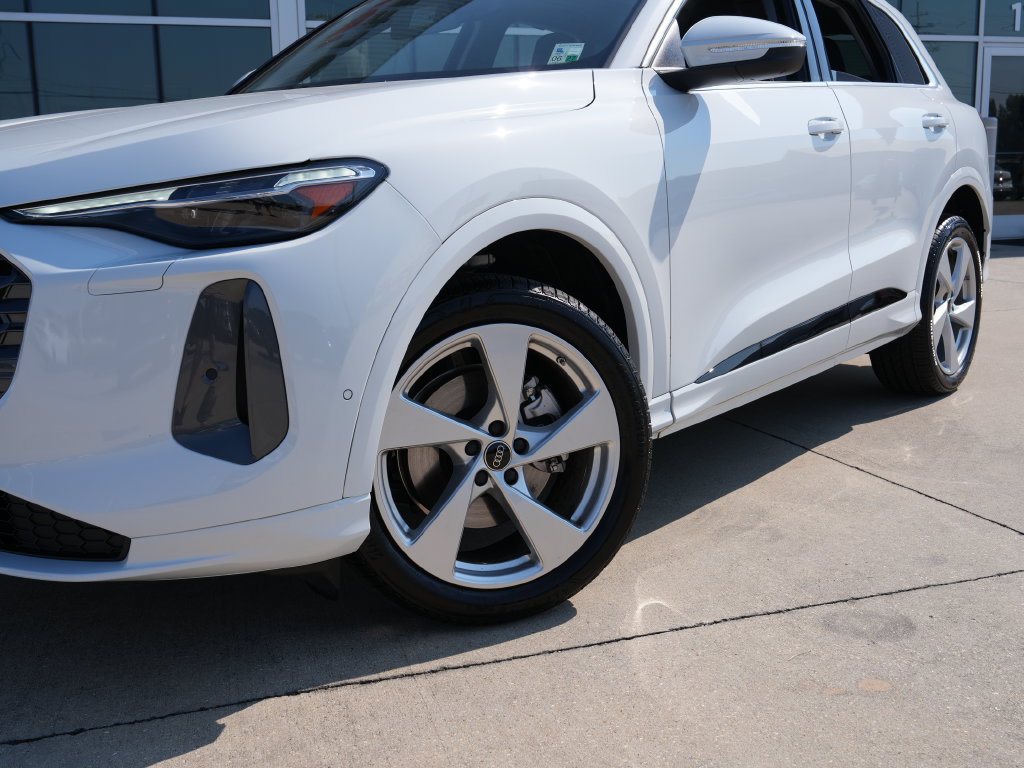 Used 2025 Audi Q5 Premium Plus AWD/4WD image 9