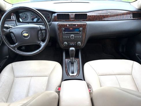 Used 2013 Chevrolet Impala LTZ FWD image 10
