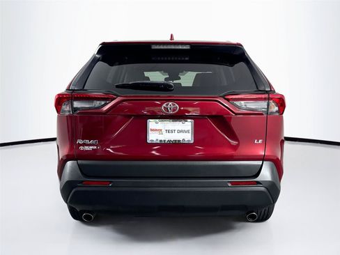 Used 2019 Toyota RAV4 LE FWD image 10