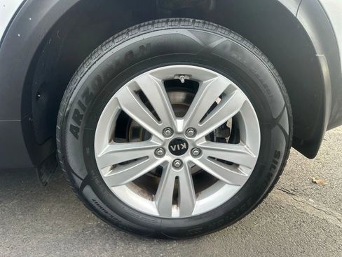 Used 2018 Kia Sportage LX image 17
