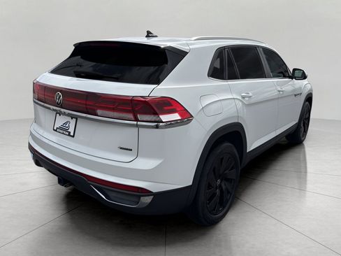 Used 2025 Volkswagen Atlas Cross Sport SE w/ Panoramic Sunroof Package image 7