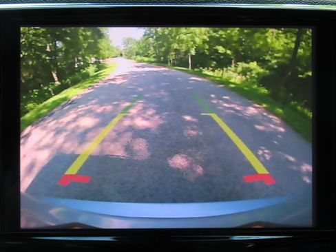 Used 2023 Chrysler Pacifica Touring-L image 5