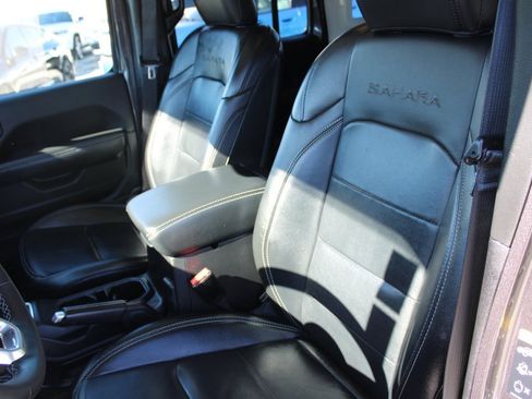 Used 2023 Jeep Wrangler Unlimited Sahara image 24