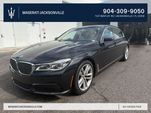 Used 2019 BMW 750i w/ Executive Package RWD image 1