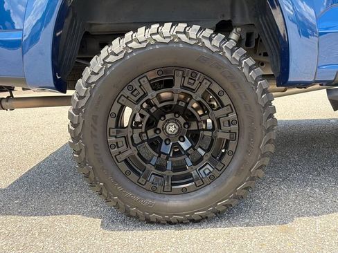 Used 2023 Ford F150 Lariat w/ Equipment Group 502A High AWD/4WD image 19