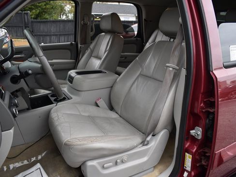 Used 2007 GMC Yukon SLT w/ SLT Preferred Equipment Group image 13