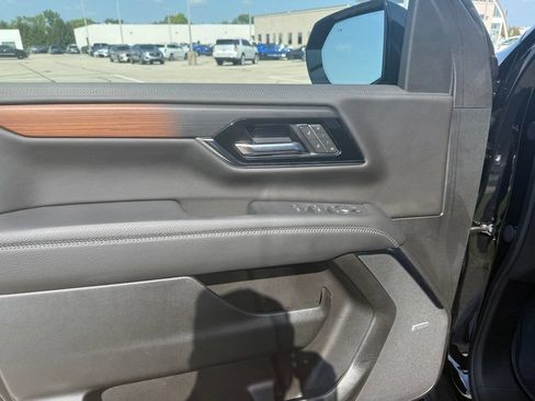 Used 2026 GMC Yukon Denali w/ Sun & Power Step Package AWD/4WD image 23