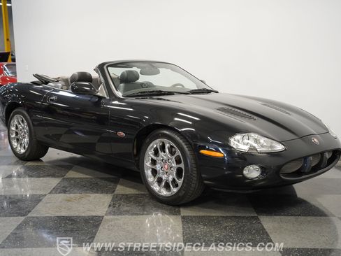 Used 2002 Jaguar XK8 Convertible image 15