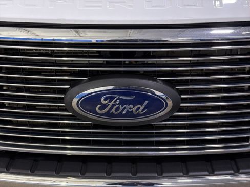 Used 2022 Ford F350 XLT w/ XLT Value Package AWD/4WD image 12