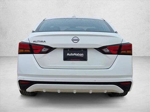 Used 2025 Nissan Altima 2.5 SV image 6