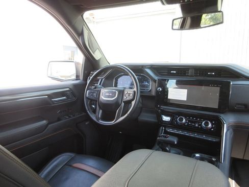 Used 2024 GMC Sierra 1500 AT4 w/ AT4 Premium Package AWD/4WD image 27