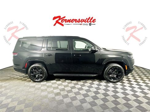 New 2025 Jeep Wagoneer Series II image 8