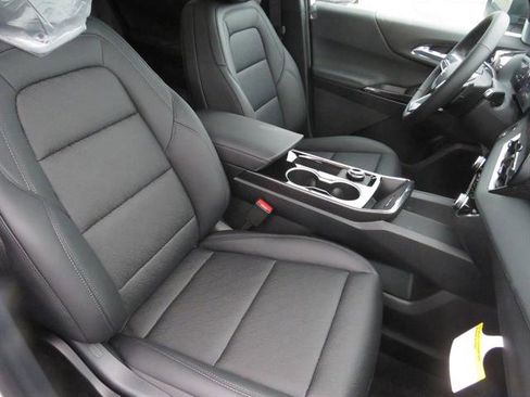 New 2026 Chevrolet Equinox LT w/ Convenience Package II image 14