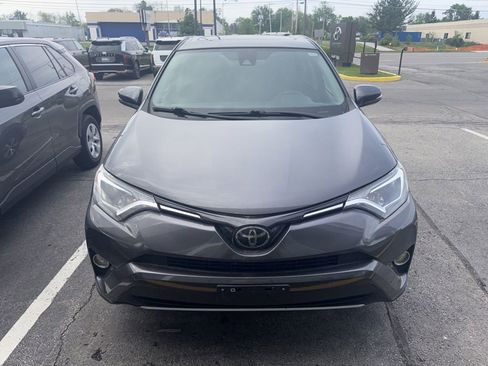 Used 2018 Toyota RAV4 XLE AWD/4WD image 5