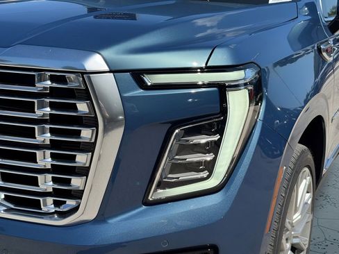 New 2026 GMC Yukon Denali w/ Denali Reserve Package AWD/4WD image 2