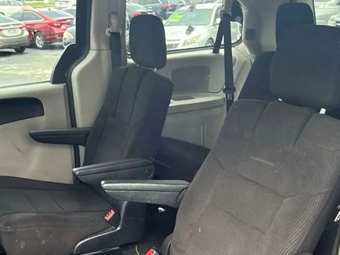 Used 2012 Dodge Grand Caravan SE FWD image 10