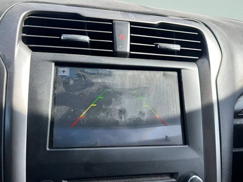 Used 2017 Ford Fusion SE w/ Fusion SE Technology Package FWD image 28