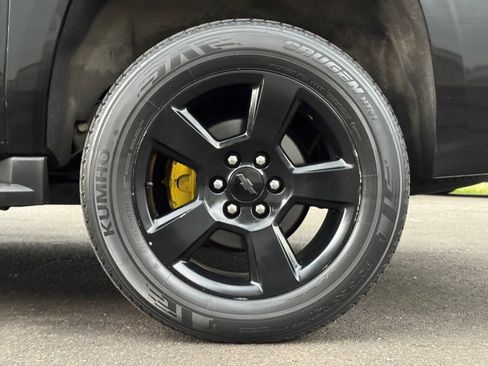 Used 2019 Chevrolet Suburban LT AWD/4WD image 16