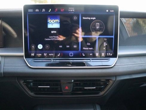 New 2026 Volkswagen Tiguan SE R-Line image 11