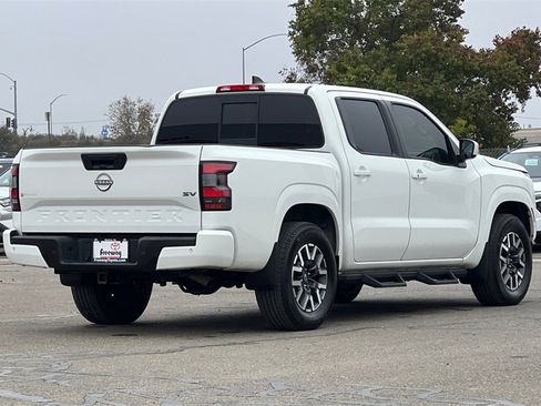 Used 2022 Nissan Frontier SV image 5