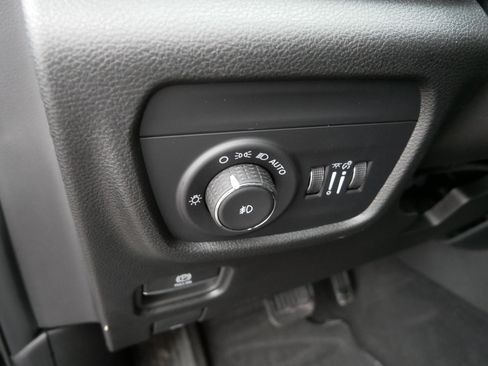 Used 2025 Jeep Grand Cherokee Limited w/ Trailer Tow Package image 24