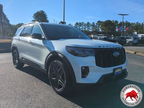 New 2026 Ford Explorer ST-Line w/ ST-Line Street Pack image 9