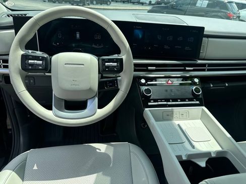 Used 2025 Hyundai Santa Fe SEL image 17