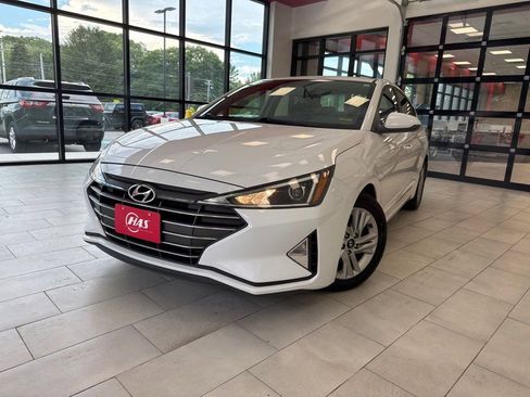 Used 2020 Hyundai Elantra SEL w/ Winter Weather Package image 1