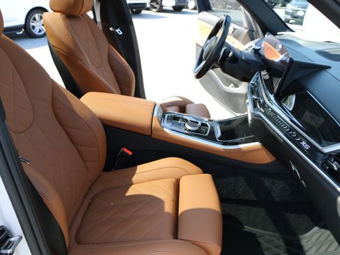 Used 2024 BMW X5 sDrive40i w/ M Sport Package RWD image 31