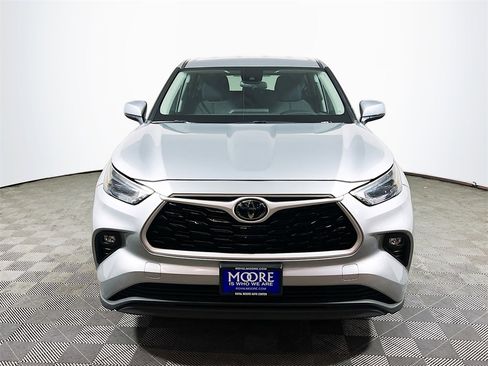 Certified 2024 Toyota Highlander LE image 3