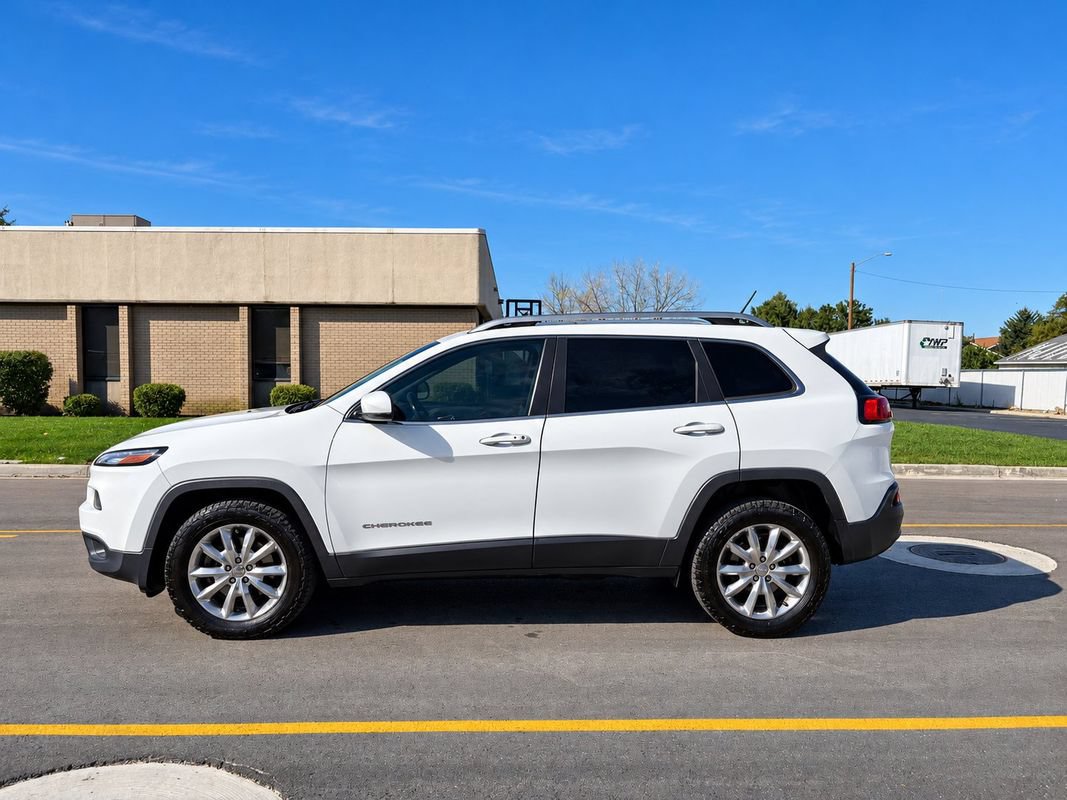 Used 2015 Jeep Cherokee Limited AWD/4WD image 2