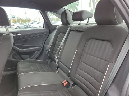 Used 2024 Volkswagen Jetta Sport image 9