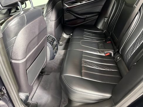 Used 2019 BMW M550i xDrive AWD/4WD image 23