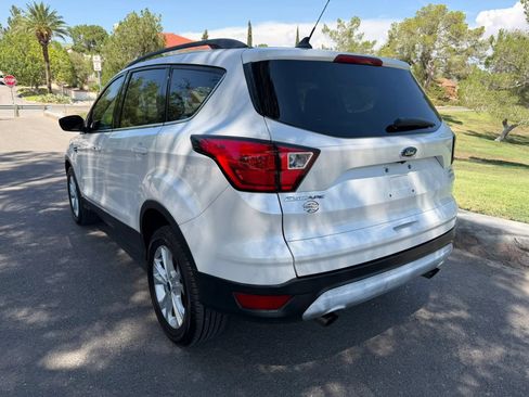 Used 2019 Ford Escape SEL FWD image 3