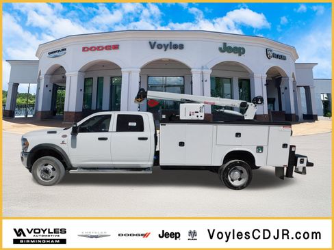 New 2024 RAM 5500 Tradesman w/ Chrome Appearance Group image 1