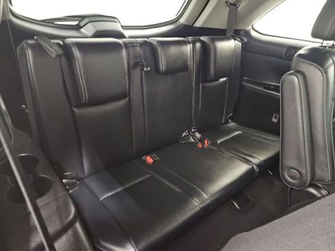 Used 2017 Toyota Highlander SE image 37