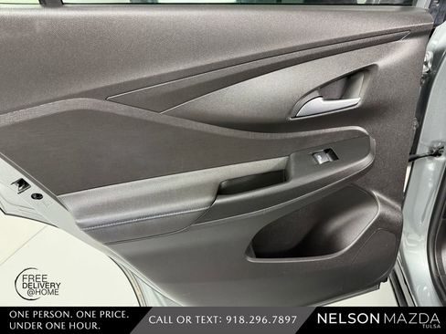 Used 2025 Buick Envista Sport Touring w/ Convenience II Package FWD image 38