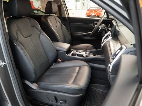 Used 2023 Kia Sorento EX image 34